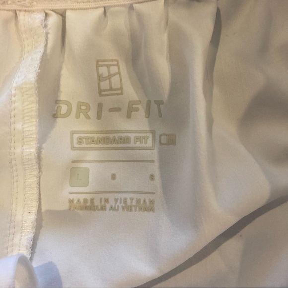 White Nike dry fit tennis shorts size large - Picture 2 of 6